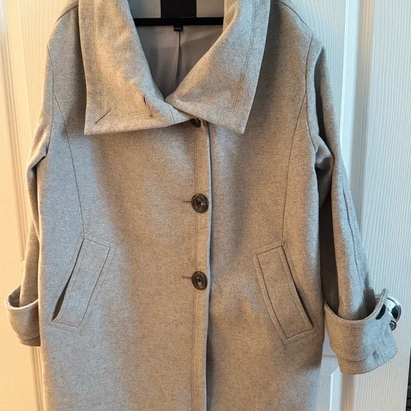 Mario Bellucci Exclusively for Banana Republic Melton Funnel Cocoon - Picture 4 of 15